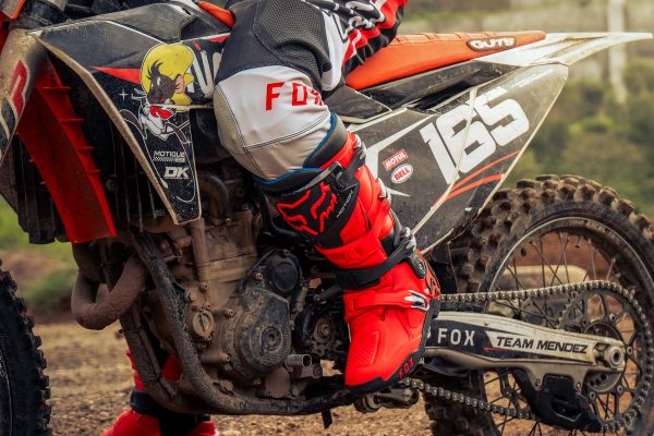 5 errores comunes al comprar equipo de motocross (y cómo evitarlos)